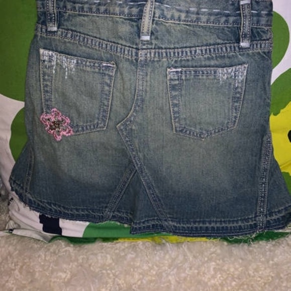 Girls GAP denim embroidered skirt size 6 (small) - Picture 5 of 5